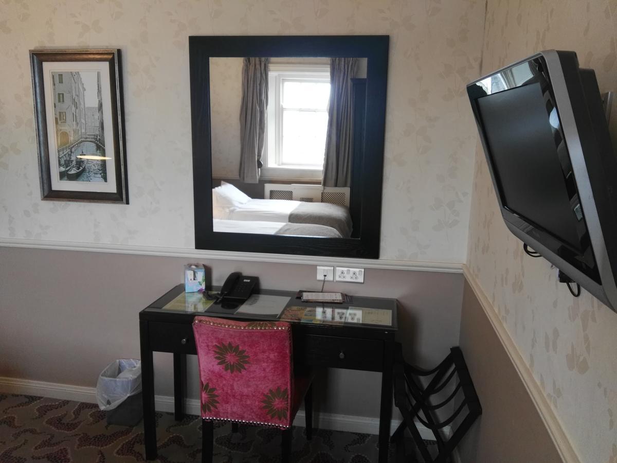 Naas Court Hotel Eksteriør billede